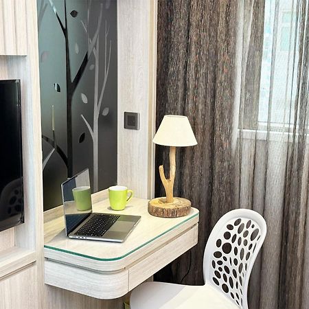Stanford Hillview Hotel Hongkong Exteriör bild